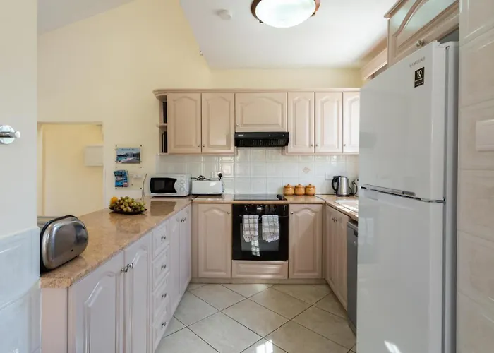 Thea ヴィラ ネオ・チョリオ