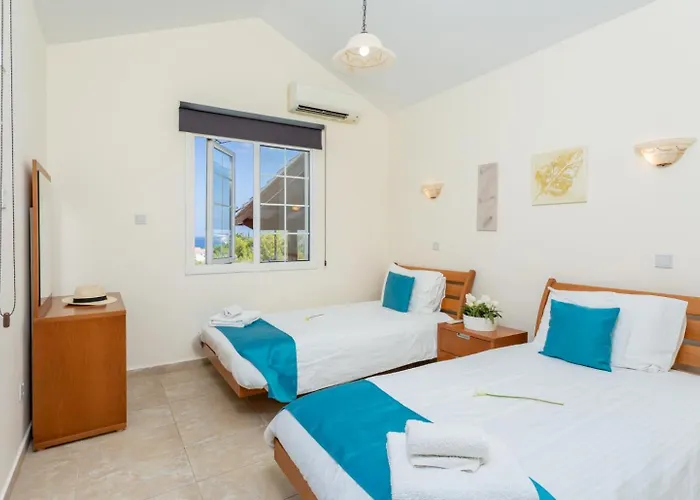 Thea ヴィラ ネオ・チョリオ