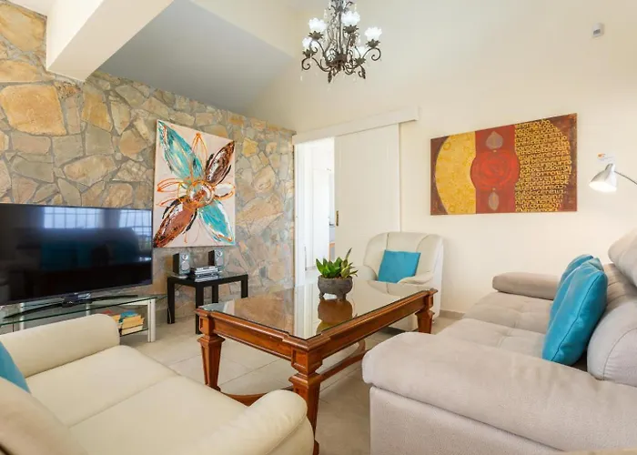 Thea ヴィラ ネオ・チョリオ